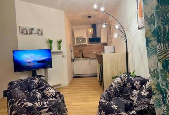 Studio cozy au bord du Morin allows 18 year olds to book a room