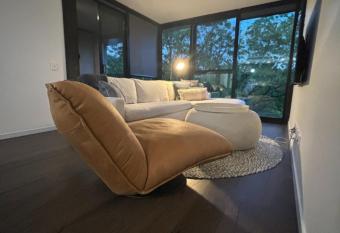 Metropol 3     Comfy    Luxury    Central     Free Parking allows 18 year olds to book a room