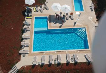 Wish Apartments has Balcony rooms