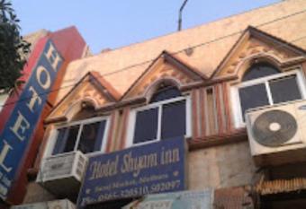 Hotel Shyam Inn - Mathura allows 18 year olds to book a room