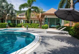 Phuket Boutique Pool Villa-80 has rooms with a private hot tub