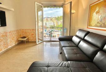 Color dream has rooms with a private hot tub