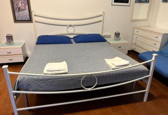 Confortevole Appartamento Follonica Centro 300m dal mare has Balcony rooms