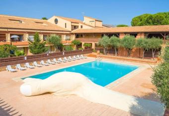 Golf ground floor 2 bedrooms Apartment Saint Cyprien has Balcony rooms