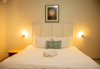 KEETMANSHOOP TOWN HOTEL has Balcony rooms