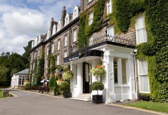 Old Swan Hotel allows 18 year olds to book a room