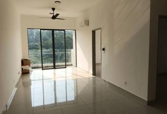 Homestay Ekonomi at Rawang has Balcony rooms