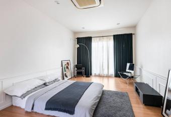 55th AREA has Balcony rooms