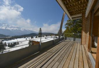 Superbe vue sur plateau arselle has Balcony rooms
