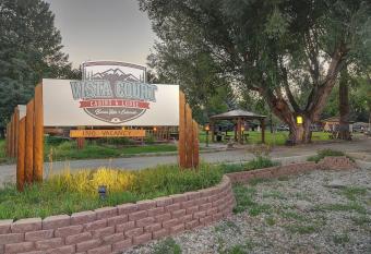 Vista Court Cabins & Lodge has Balcony rooms