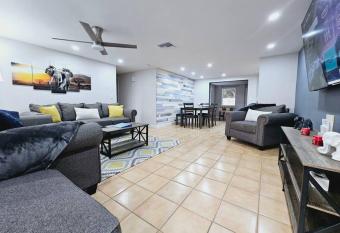 Sarasota Home close to Siesta Key Beach has Balcony rooms