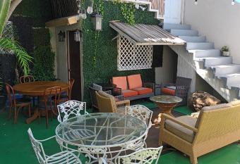 Trendy green Cabin has Balcony rooms