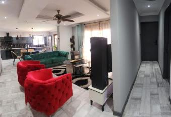 Jo s Eden has rooms with a private hot tub