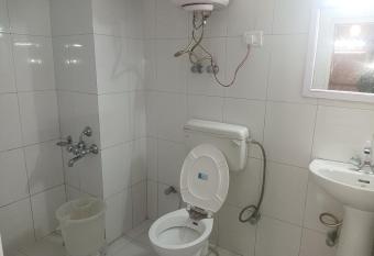 Hill -Top Home stay has rooms with a private hot tub