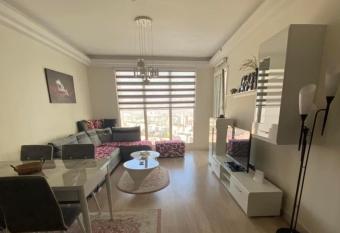 Apartment Above The City has rooms with a private hot tub