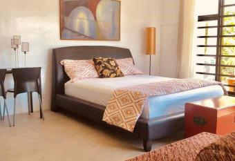 Boutique Poolhouse in Tagaytay has Balcony rooms