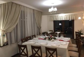 Top House cozy stay has Balcony rooms