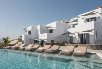 Virtu on the Hill has Balcony rooms