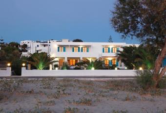 Krinakia has Balcony rooms