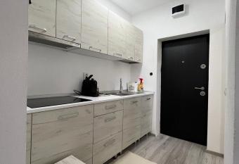 La Luna Imobiliare has Balcony rooms