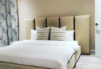 The Island Experiences Luxury Villa has Balcony rooms