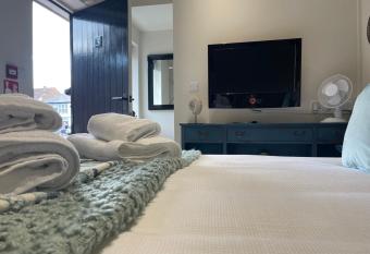 The Courtyard Rooms allows 18 year olds to book a room