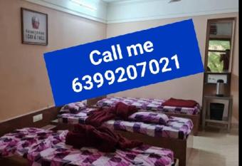 Chintamani dharmshala has Balcony rooms