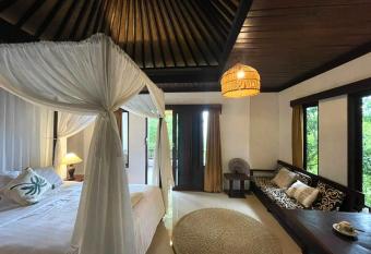 Bali Munduk Delux Bungalow Villa has Balcony rooms