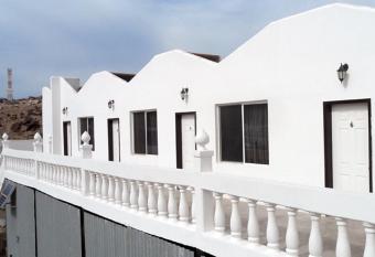 Whale Hill has Balcony rooms