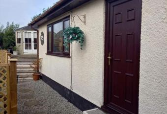 Self Contained Garden Annexe in Bodmin has Balcony rooms