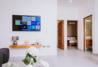 VILLAS DEL MAR #101 allows 18 year olds to book a room