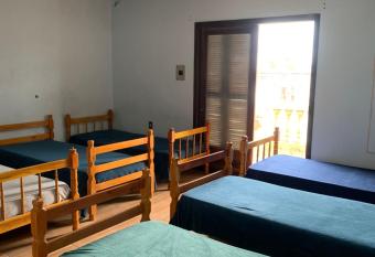 Hostel 858 has Balcony rooms