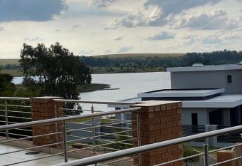 Witbank dam Golf Estate Luxury has Balcony rooms