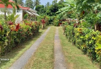 maison familiale authentique has Balcony rooms