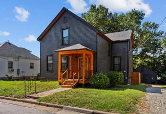 Wine Country Getaway | Jz Vacation Rentals has Balcony rooms