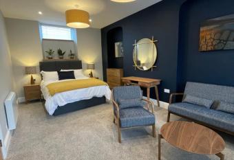 Allium allows 18 year olds to book a room