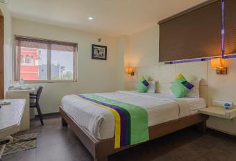 Hotel Casa, Vadodara allows 18 year olds to book a room