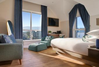 The James Hotel allows 18 year olds to book a room