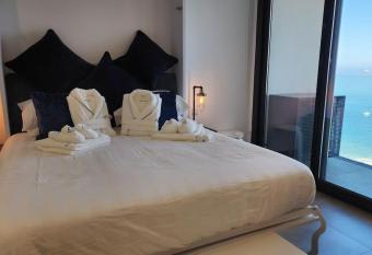 Top Level, Sea-View Luxury Studio in Gib allows 18 year olds to book a room
