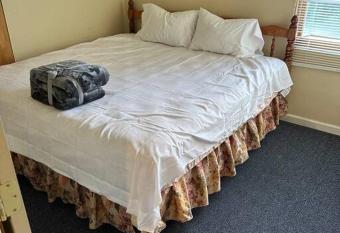 Apartment in Ticonderoga allows 18 year olds to book a room