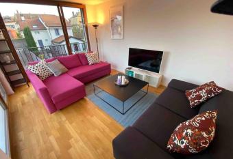 Le Onze Soixante Six Duplex tr  s ensoleill   has Balcony rooms