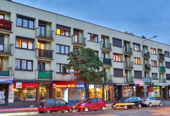 Pokoje go  cinne Cz  stochowa allows 18 year olds to book a room