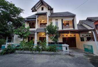 House of Scorpio Timoho has Balcony rooms