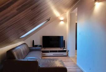 Noclegi w Dawnej   a  ni allows 18 year olds to book a room