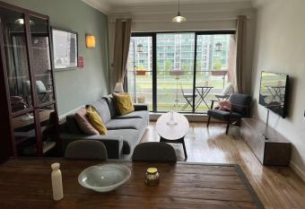 Stylish Flat With River View has Balcony rooms