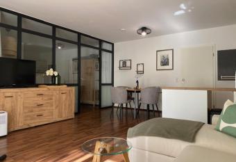 Schlossblick-Oase allows 18 year olds to book a room