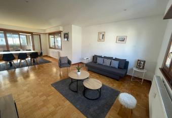 Appartement entier de 115m2 OU chambres d h  tes,    10 min de Strasbourg has Balcony rooms