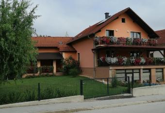 Apartment Pavle  i   has Balcony rooms