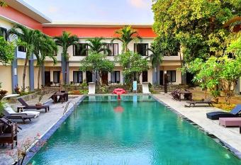 Ozz Hotel Kuta allows 18 year olds to book a room