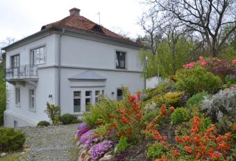 Villarada has Balcony rooms